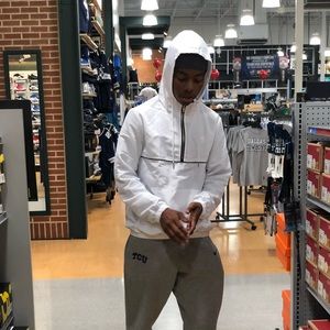 Meet your Posher, Thomas